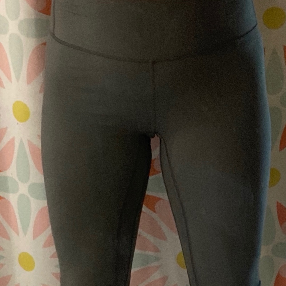 Tilyoucollapse TYC gray scrunch butt leggings size medium